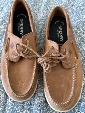 Sperry Men’s Tan Leather Lace-Up Boat Shoes